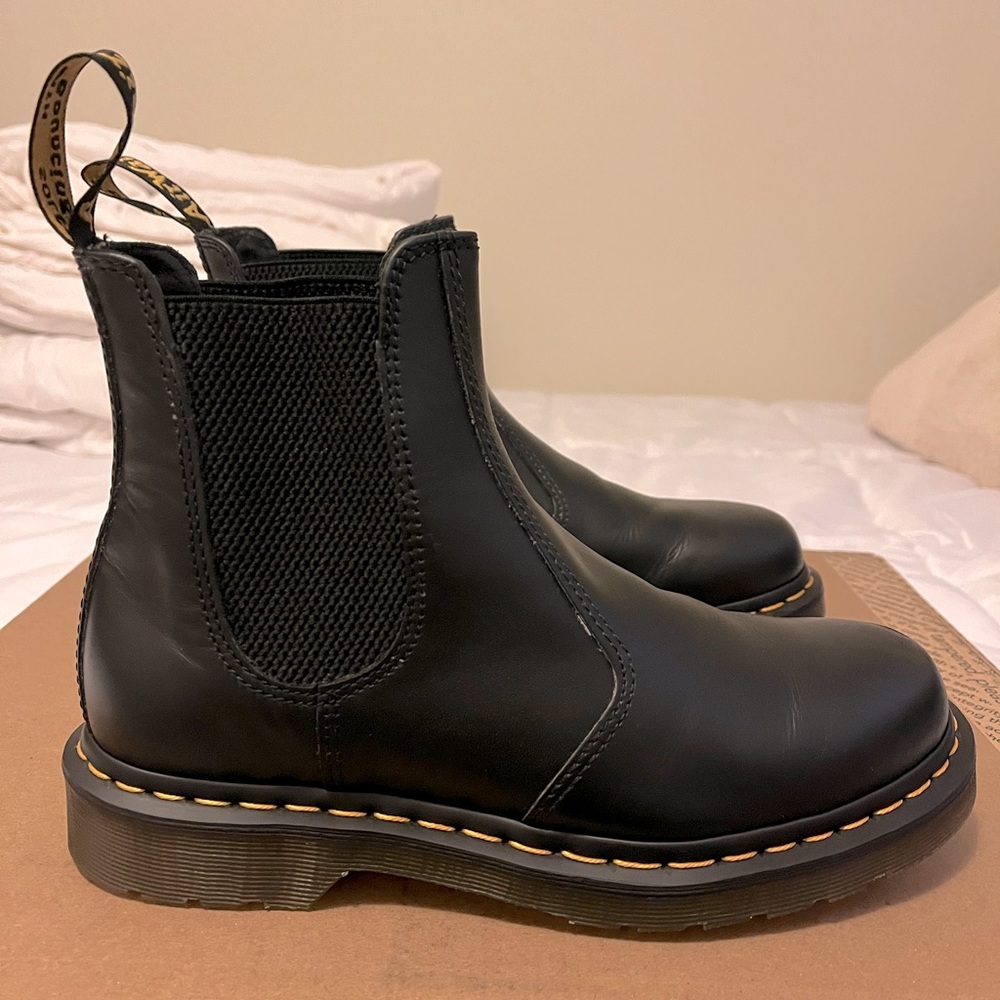 Dr. Martens 2976 Chelsea Boot Nappa Leather